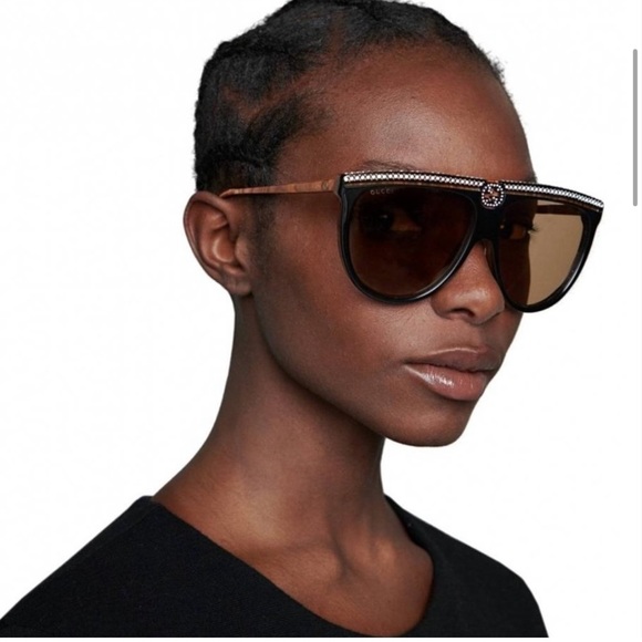New! Authentic Gucci Crystal frame sunglasses - Picture 11 of 12